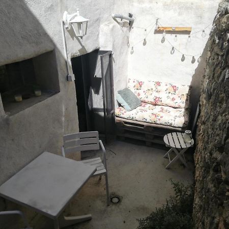 Charmant Appartement En Centre-Ville Medieval Gigean Kültér fotó