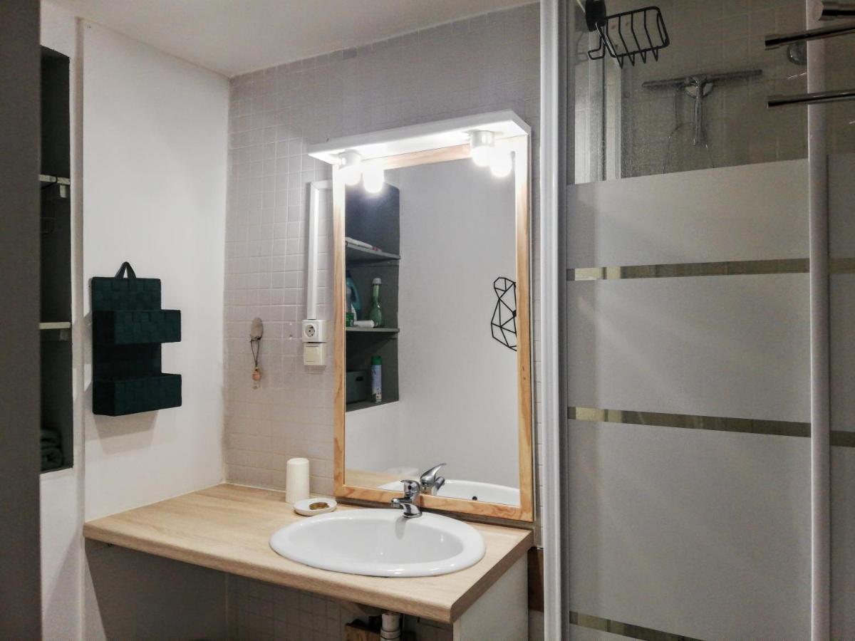 Charmant Appartement En Centre-Ville Medieval Gigean Kültér fotó