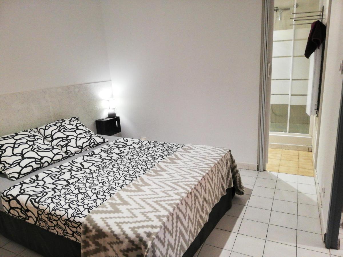 Charmant Appartement En Centre-Ville Medieval Gigean Kültér fotó