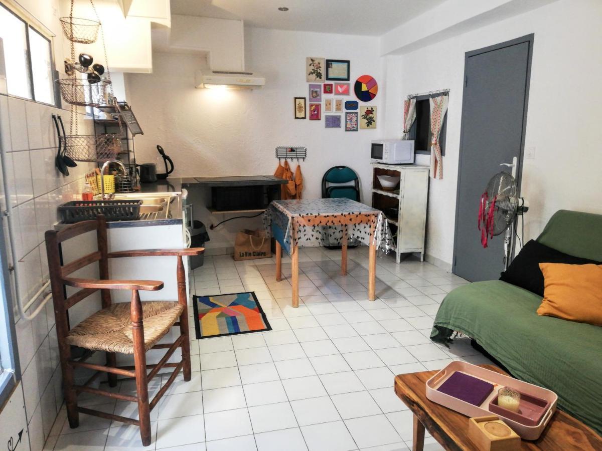 Charmant Appartement En Centre-Ville Medieval Gigean Kültér fotó