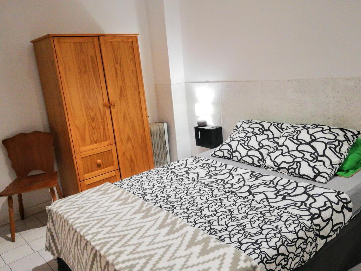 Charmant Appartement En Centre-Ville Medieval Gigean Kültér fotó